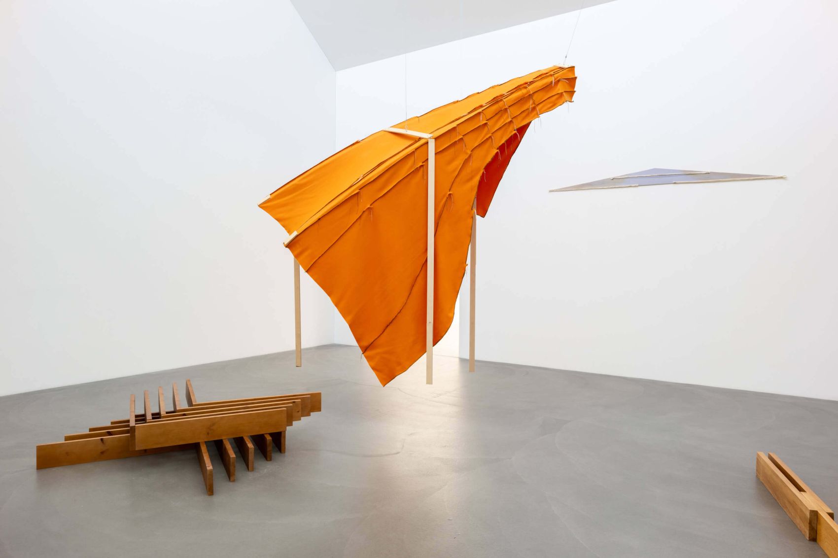 Ausstellungsansicht, Daiga Grantina. Notes on Kim Lim, Kunstmuseum Appenzell, 20.10.2024 – 4.5.2025, Foto: Toan Vu-Huu.